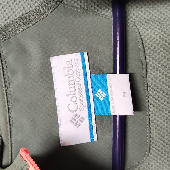 Columbia Hooded Full zip Women's M light weight jacket - Picture 11 of 14